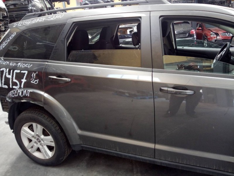 Recambio de puerta trasera derecha para fiat freemont (345) lounge referencia OEM IAM   