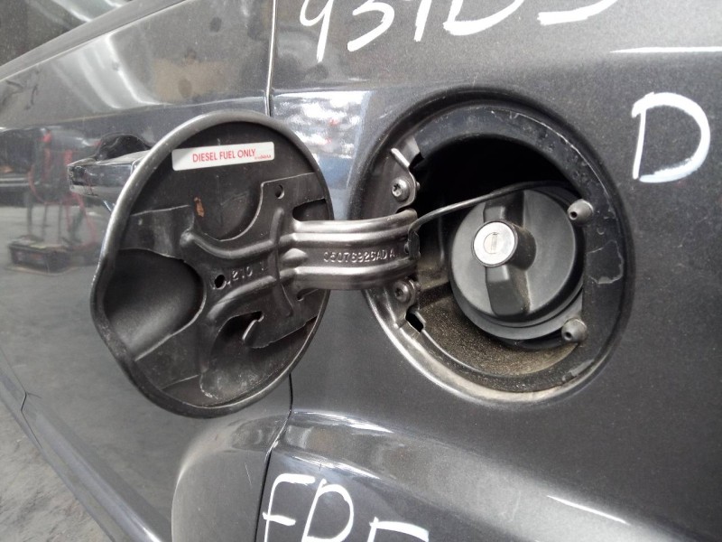 Recambio de tapa exterior combustible para fiat freemont (345) lounge referencia OEM IAM   