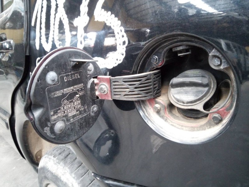 Recambio de tapa exterior combustible para mercedes-benz clase m (w163) 270 cdi (163.113) referencia OEM IAM   