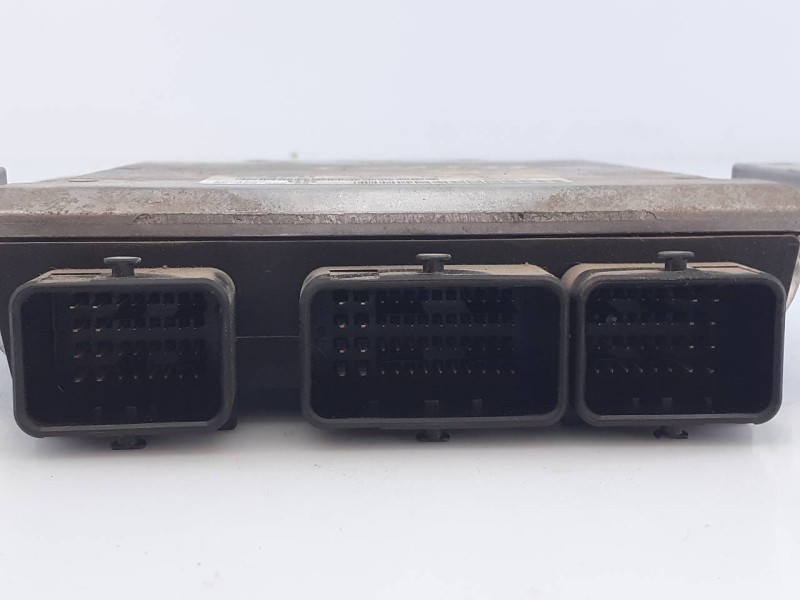 Recambio de centralita motor uce para citroën c5 berlina collection referencia OEM IAM 0281011780 9652966280 E3-B2-9-3