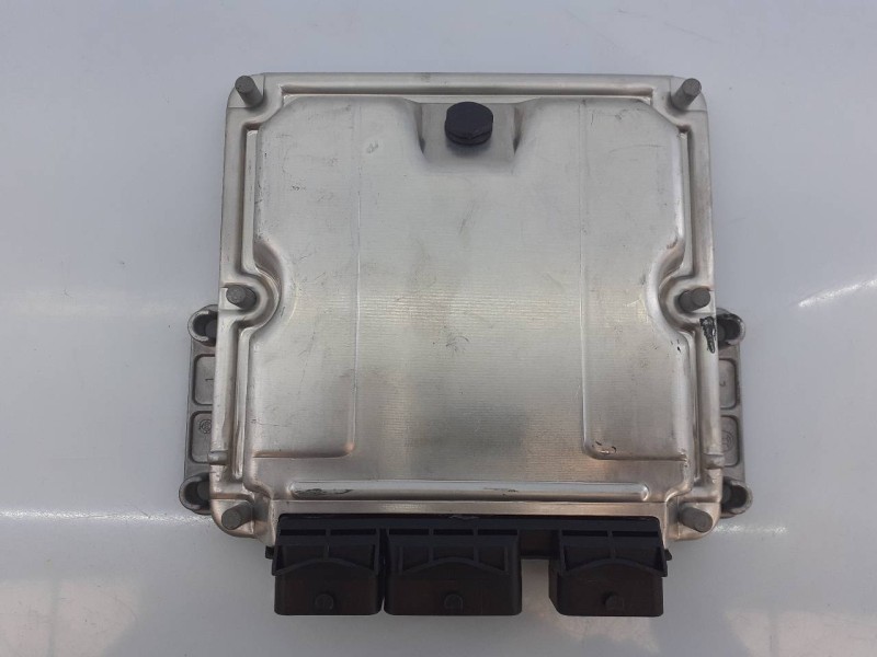 Recambio de centralita motor uce para citroën c5 berlina collection referencia OEM IAM 0281011780 9652966280 E3-B2-9-3