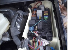 CAJA RELES / FUSIBLES 