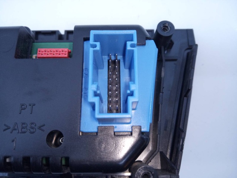 Recambio de mando climatizador para bmw serie 5 touring (f11) 520d referencia OEM IAM 938902901  E3-A2-40-4