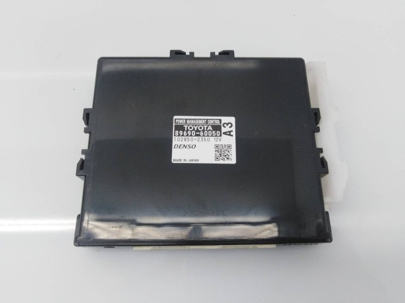 Recambio de modulo electronico para toyota land cruiser (j15) gx referencia OEM IAM 8969060050 1028502350 E3-B2-20-3