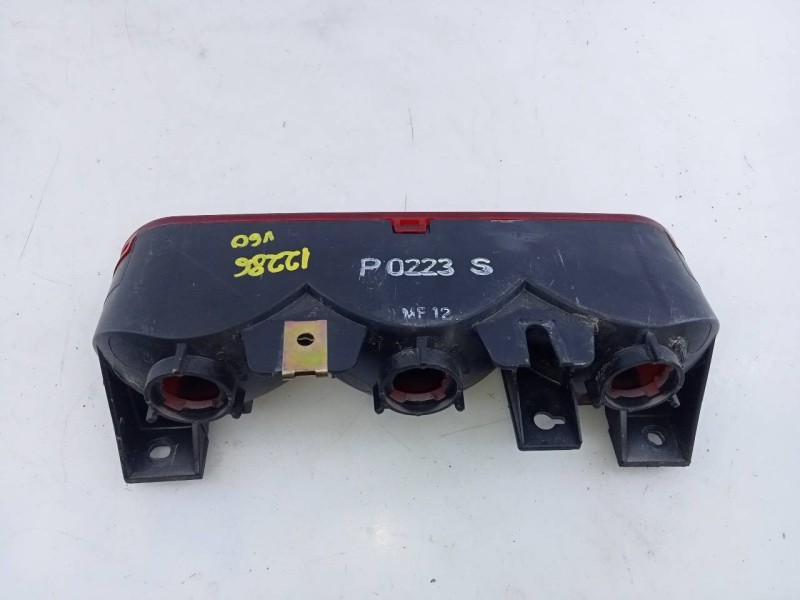 Recambio de luz central de freno para mitsubishi montero (v60/v70) 2.5 tdi sahel (3-ptas.) referencia OEM IAM   E2-B4-53-2