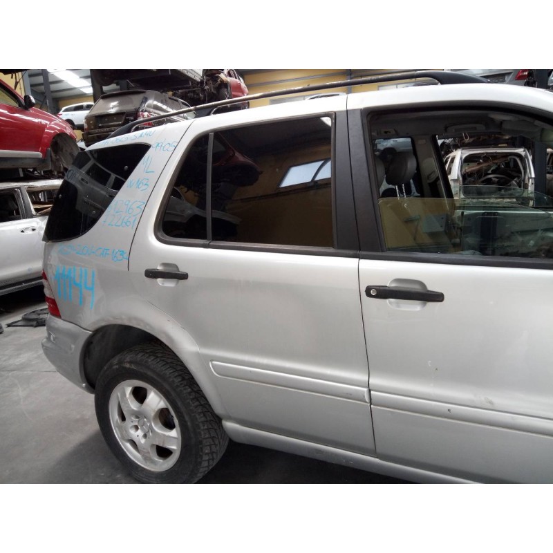 Recambio de puerta trasera derecha para mercedes-benz clase m (w163) 270 cdi (163.113) referencia OEM IAM   