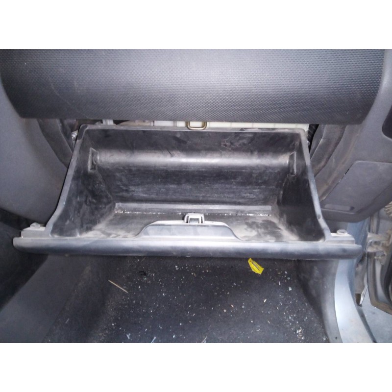 Recambio de guantera para mitsubishi montero (v60/v70) 2.5 tdi sahel (3-ptas.) referencia OEM IAM   