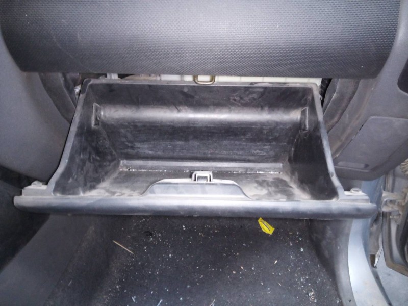 Recambio de guantera para mitsubishi montero (v60/v70) 2.5 tdi sahel (3-ptas.) referencia OEM IAM   