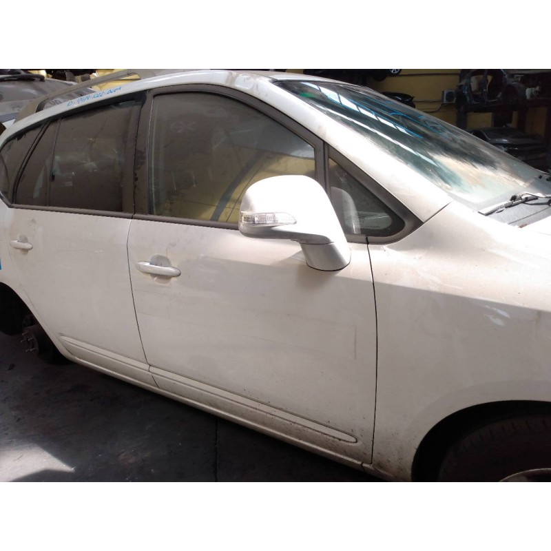 Recambio de puerta delantera derecha para kia carens (un) active referencia OEM IAM   
