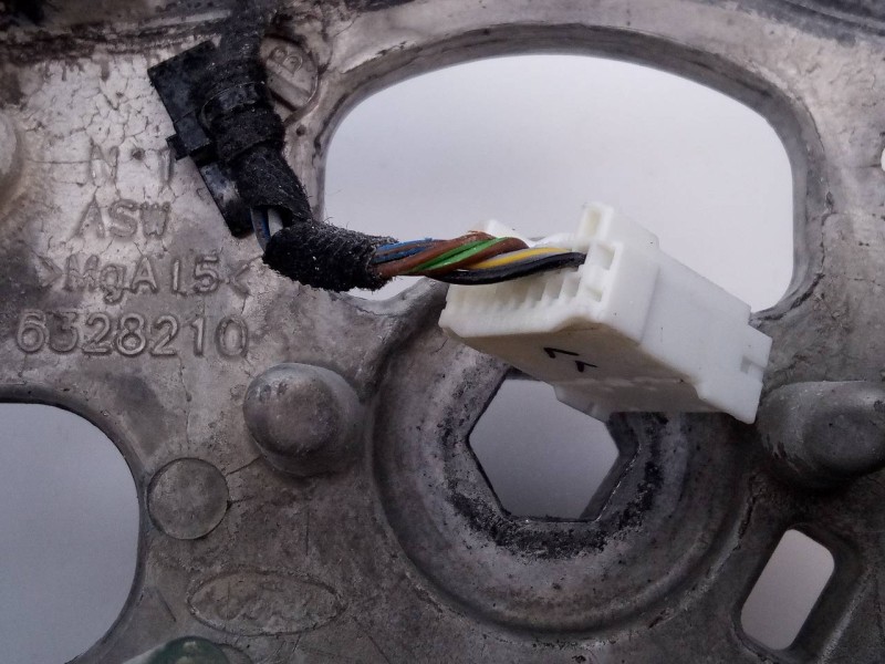 Recambio de volante para ford transit courier trend referencia OEM IAM 6328210  E2-B3-38-1