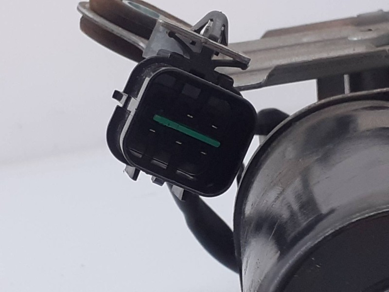 Recambio de motor limpia delantero para hyundai ix35 comfort 2wd referencia OEM IAM  3397021813 E2-B5-39-1