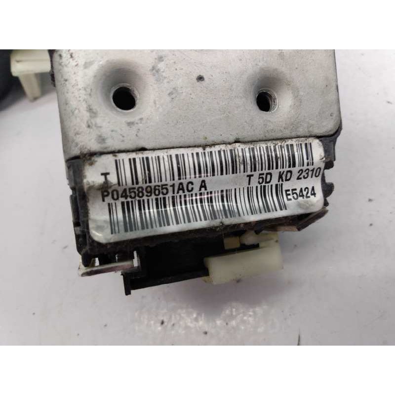 Recambio de cerradura puerta trasera izquierda para chrysler jeep compass limited 4x4 referencia OEM IAM P04589651ACA T5DKD2310 