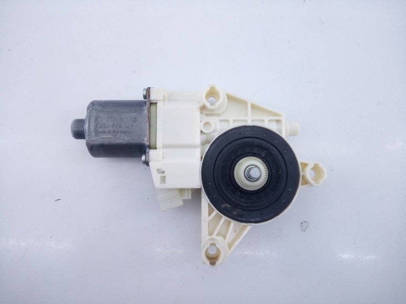 Recambio de motor elevalunas delantero izquierdo para mercedes-benz clase b (w246) b 180 cdi be (246.200) referencia OEM IAM 013