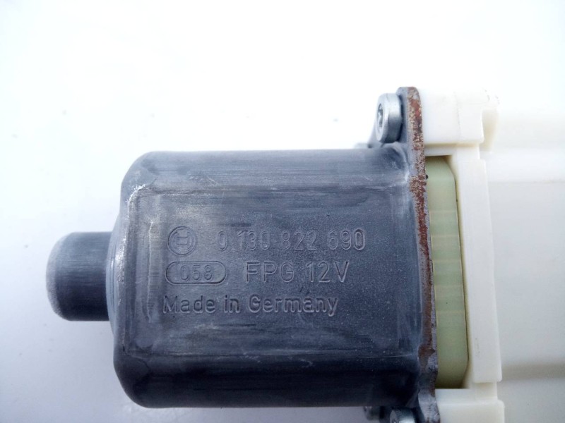 Recambio de motor elevalunas delantero izquierdo para mercedes-benz clase b (w246) b 180 cdi be (246.200) referencia OEM IAM 013