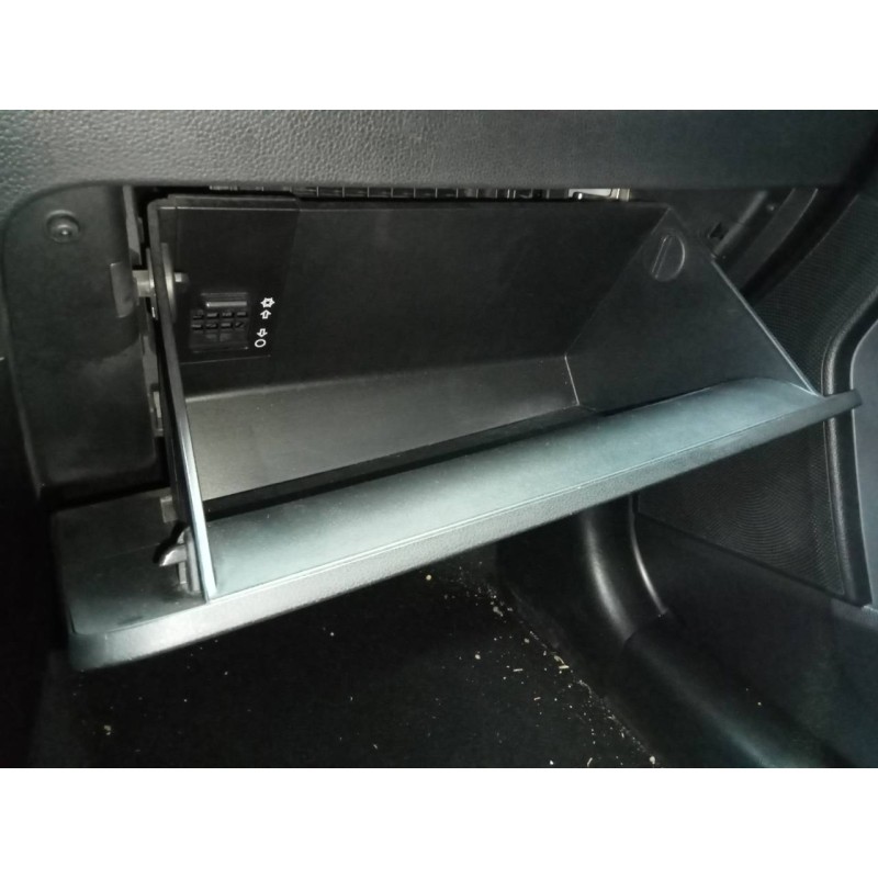 Recambio de guantera para kia sportage drive 4x2 referencia OEM IAM   