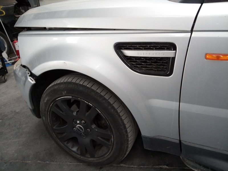 Recambio de aleta delantera izquierda para land rover range rover sport v6 td hse referencia OEM IAM   