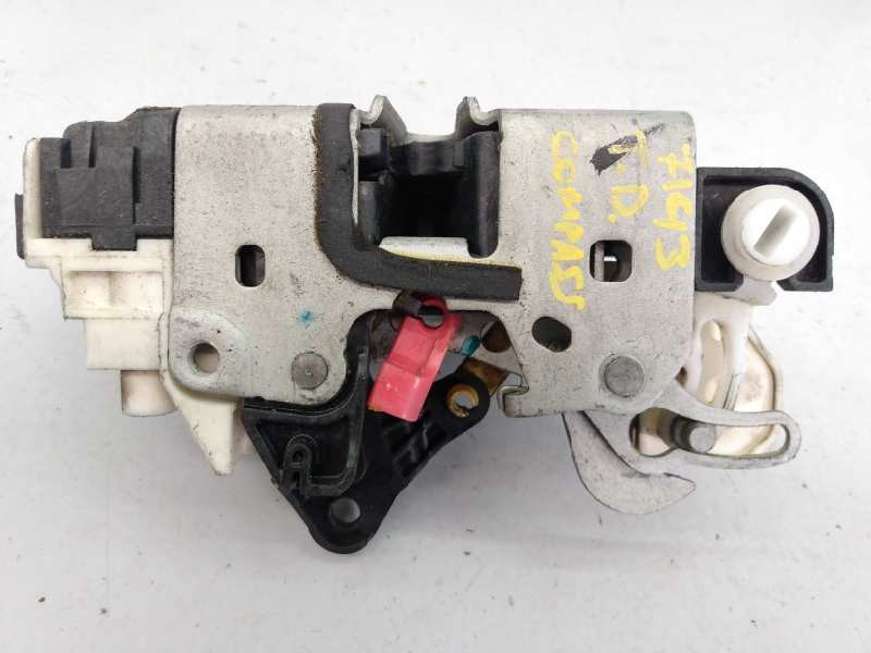 Recambio de cerradura puerta trasera derecha para chrysler jeep compass limited 4x4 referencia OEM IAM P04589650ACA T6CKD2320 E1