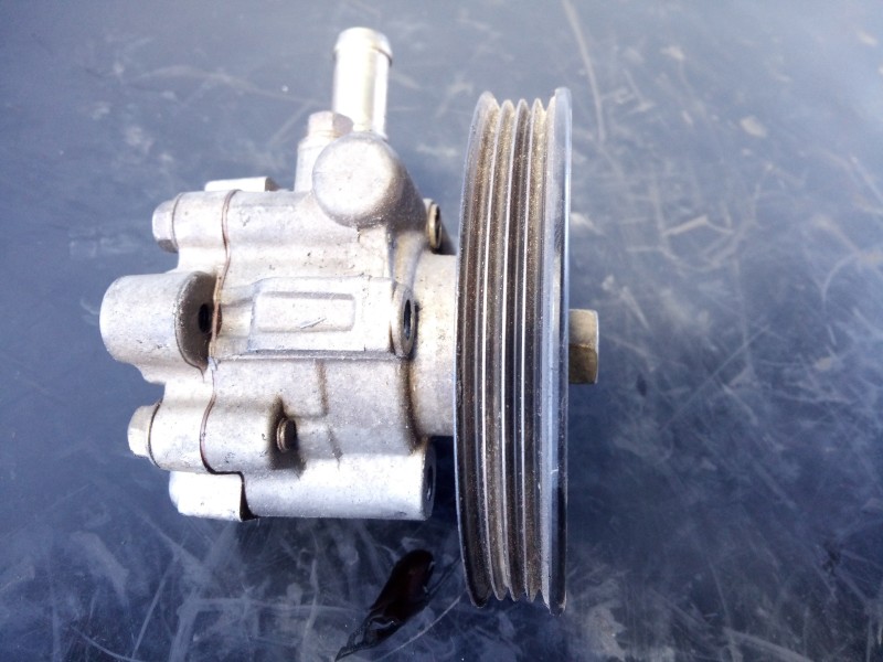 Recambio de bomba direccion para mitsubishi l 200 (k6/7) 2500 td glx (4-ptas.) referencia OEM IAM MR210173 7915A063 P3-B4-8-4