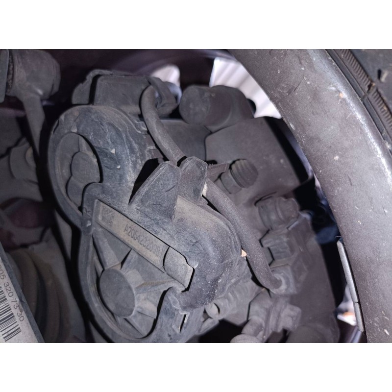 Recambio de pinza freno trasera derecha para mercedes-benz clase c (w205) familiar c 250 t bluetec / d (205.208) referencia OEM 