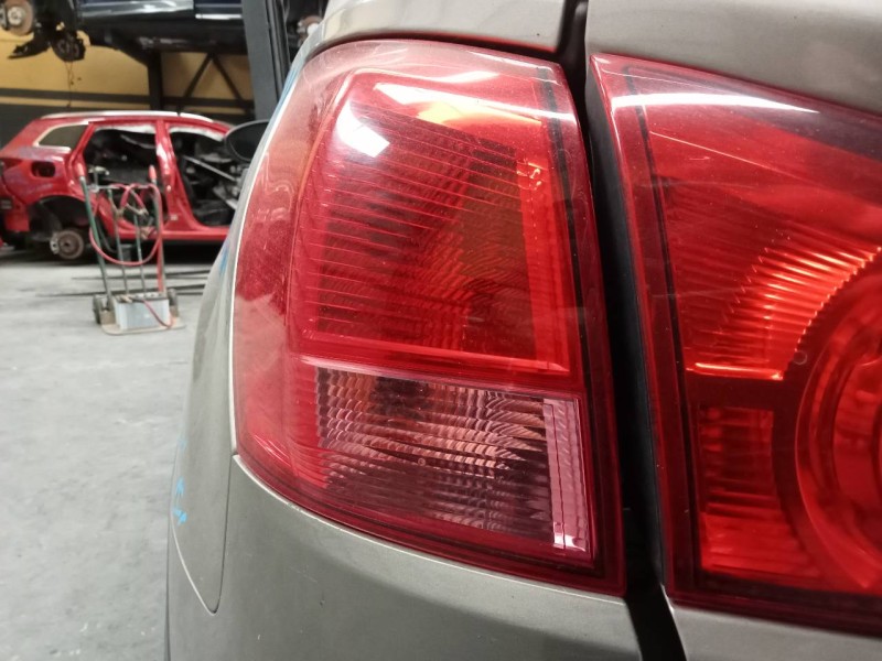 Recambio de piloto trasero izquierdo para nissan qashqai (j10) acenta referencia OEM IAM   