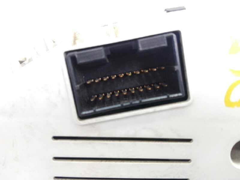 Recambio de cuadro instrumentos para kia carens (un) emotion referencia OEM IAM 940031D841 11000977200Q E3-A3-24-3