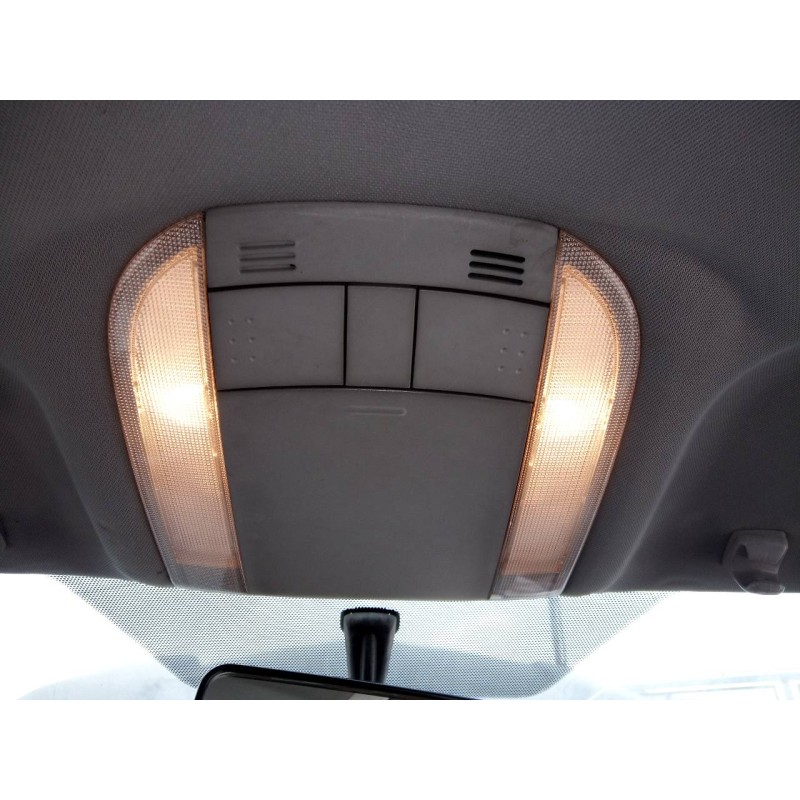 Recambio de luz interior para toyota auris luna referencia OEM IAM   