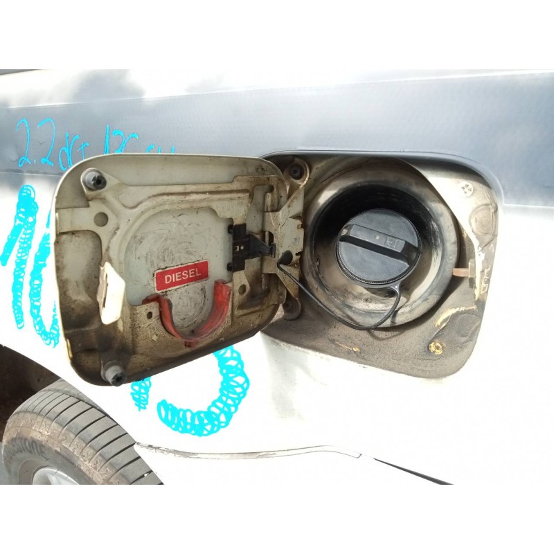 Recambio de tapa exterior combustible para nissan x-trail (t30) comfort referencia OEM IAM   