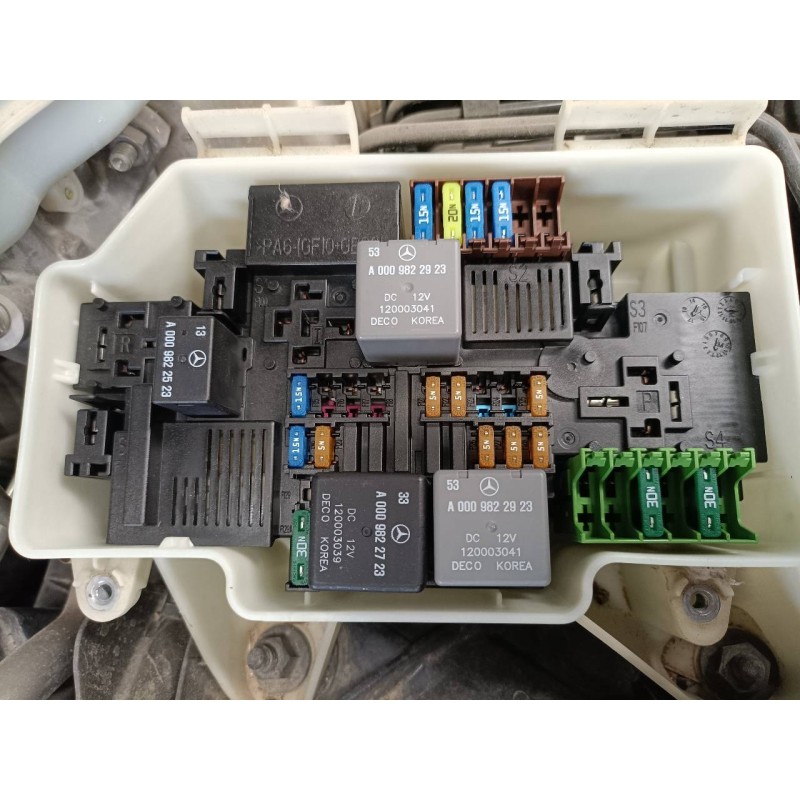 Recambio de caja reles / fusibles para mercedes-benz clase c (w205) familiar c 250 t bluetec / d (205.208) referencia OEM IAM   