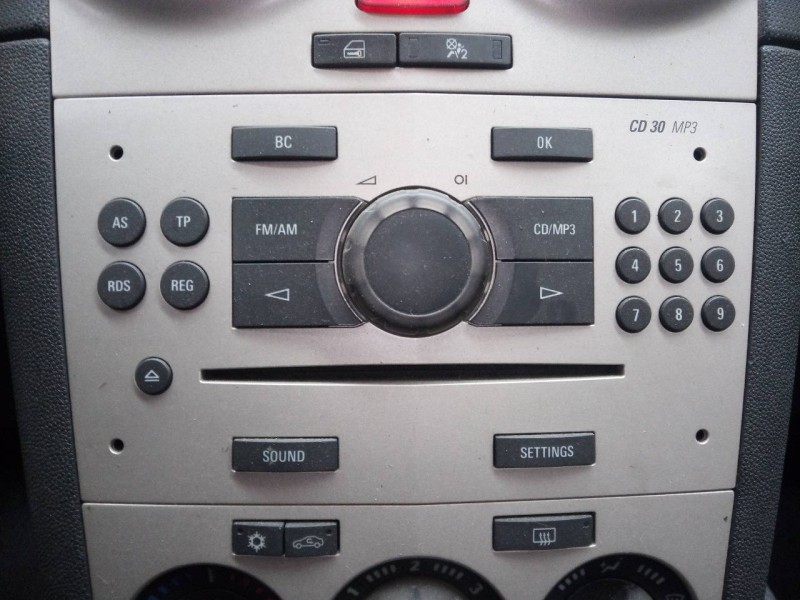 Recambio de sistema audio / radio cd para opel corsa d cosmo referencia OEM IAM   