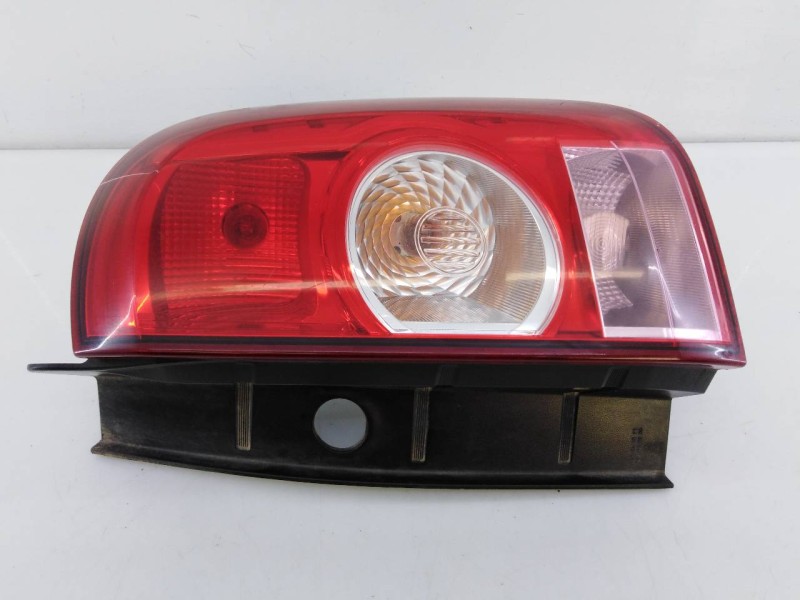 Recambio de piloto trasero derecho para dacia duster laureate 4x2 referencia OEM IAM 265500033R 26210202 E1-A1-3-2