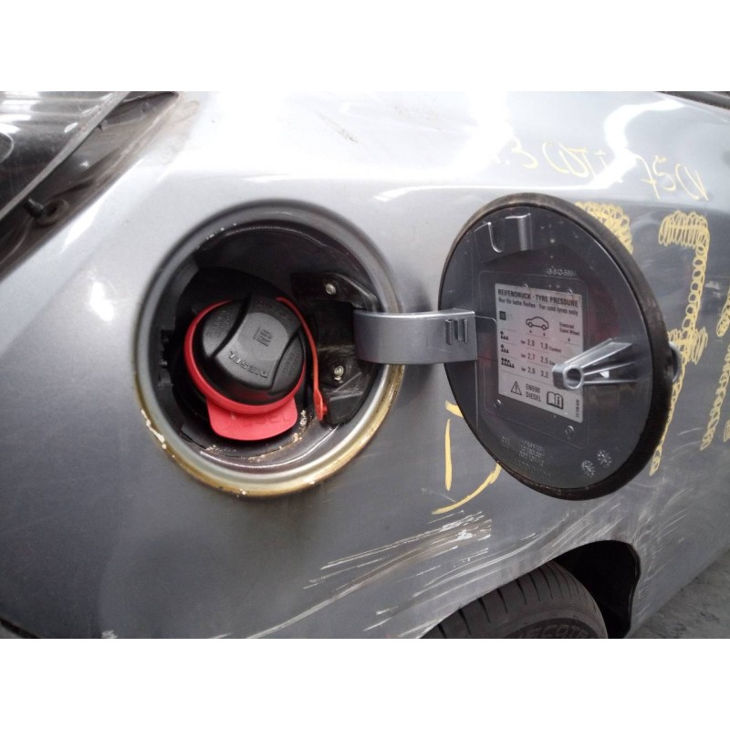 Recambio de tapa exterior combustible para opel corsa d cosmo referencia OEM IAM   