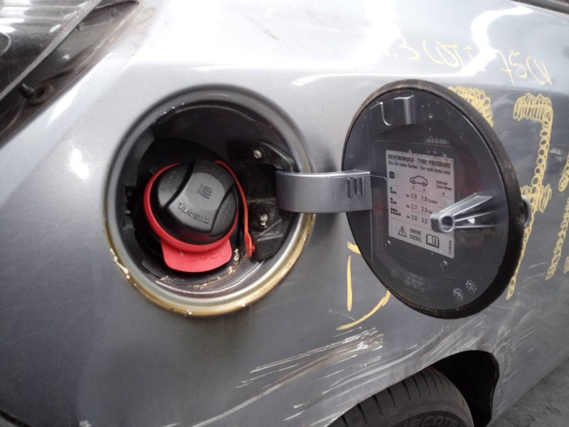 Recambio de tapa exterior combustible para opel corsa d cosmo referencia OEM IAM   