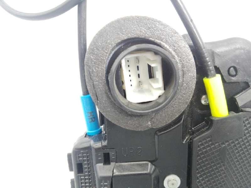 Recambio de cerradura puerta trasera derecha para toyota auris live referencia OEM IAM B2612  E2-B4-15-1