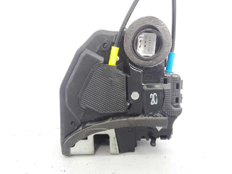Recambio de cerradura puerta trasera izquierda para toyota auris live referencia OEM IAM D0412  E2-B4-15-1
