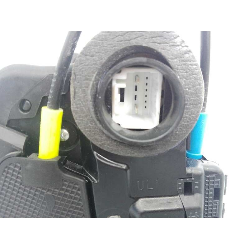 Recambio de cerradura puerta trasera izquierda para toyota auris live referencia OEM IAM D0412  E2-B4-15-1