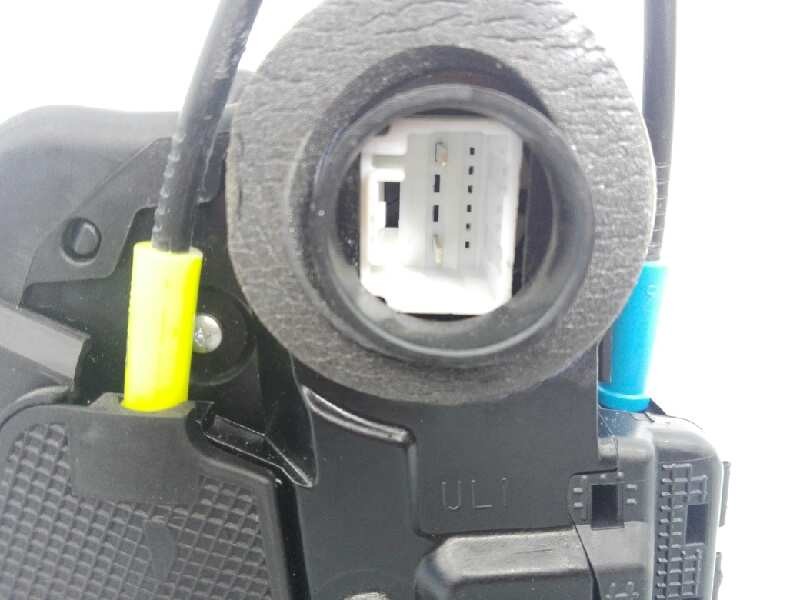 Recambio de cerradura puerta trasera izquierda para toyota auris live referencia OEM IAM D0412  E2-B4-15-1