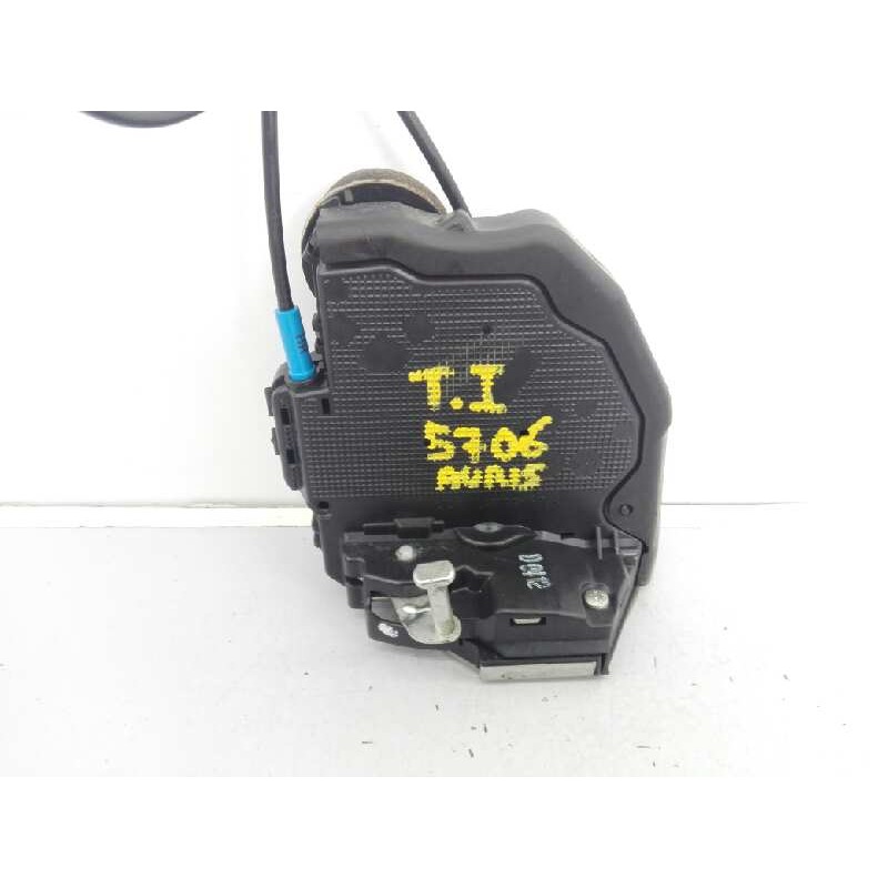 Recambio de cerradura puerta trasera izquierda para toyota auris live referencia OEM IAM D0412  E2-B4-15-1