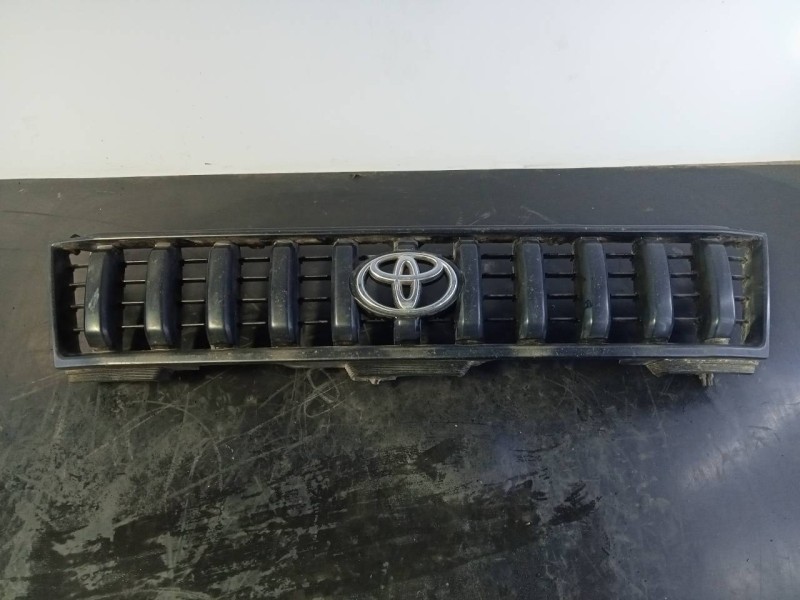 Recambio de rejilla delantera para toyota land cruiser (j9) referencia OEM IAM 5310060030  P2-A2-18