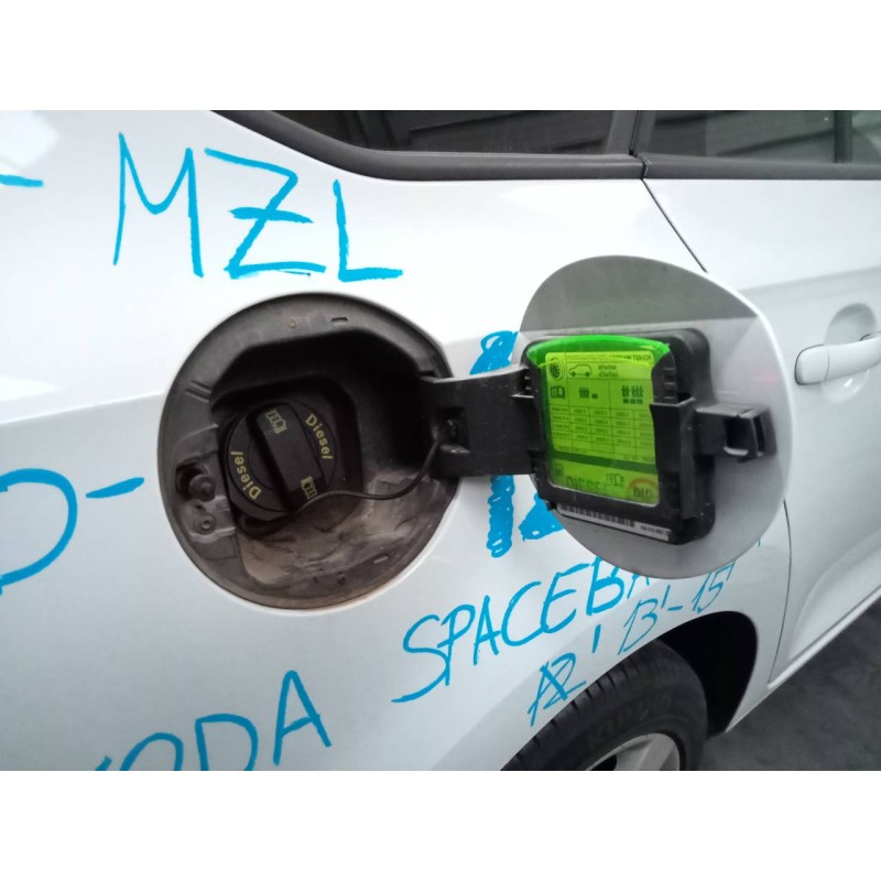 Recambio de tapa exterior combustible para skoda spaceback (5h) active referencia OEM IAM   
