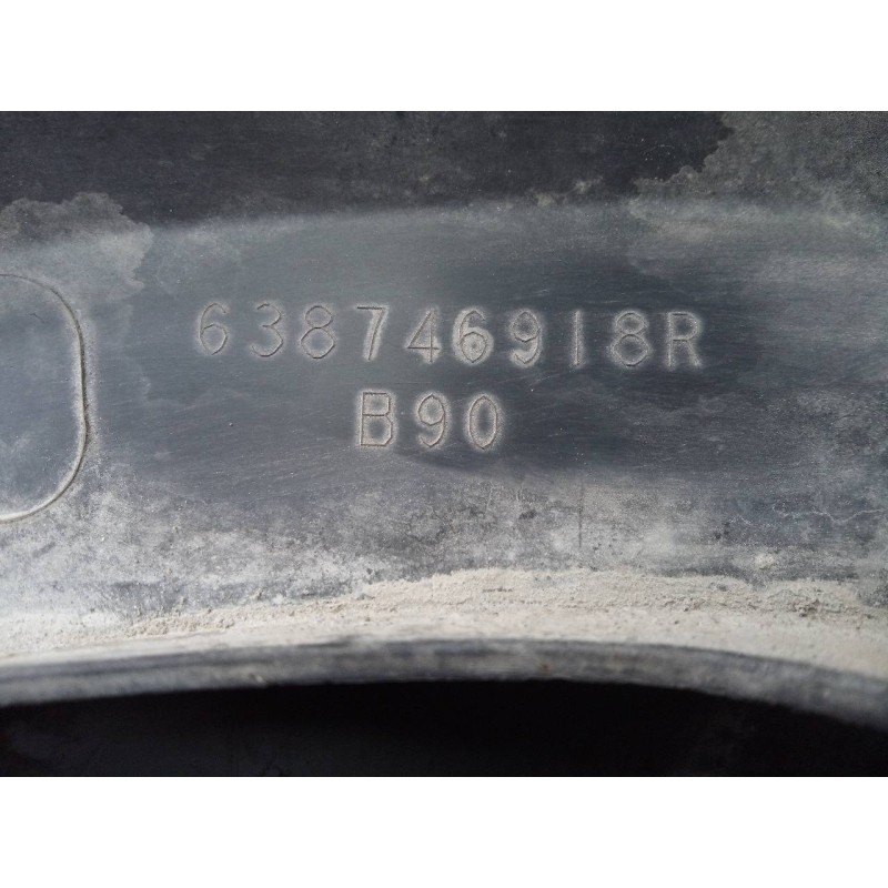 Recambio de aletin delantero derecho para dacia sandero laureate referencia OEM IAM 6387469I8R  P2-B3-38