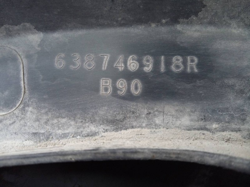 Recambio de aletin delantero derecho para dacia sandero laureate referencia OEM IAM 6387469I8R  P2-B3-38