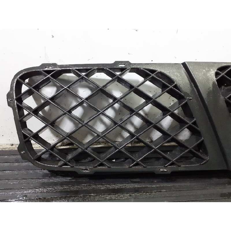 Recambio de rejilla delantera para nissan terrano/terrano.ii (r20) referencia OEM IAM 1966I01  P2-A2-27