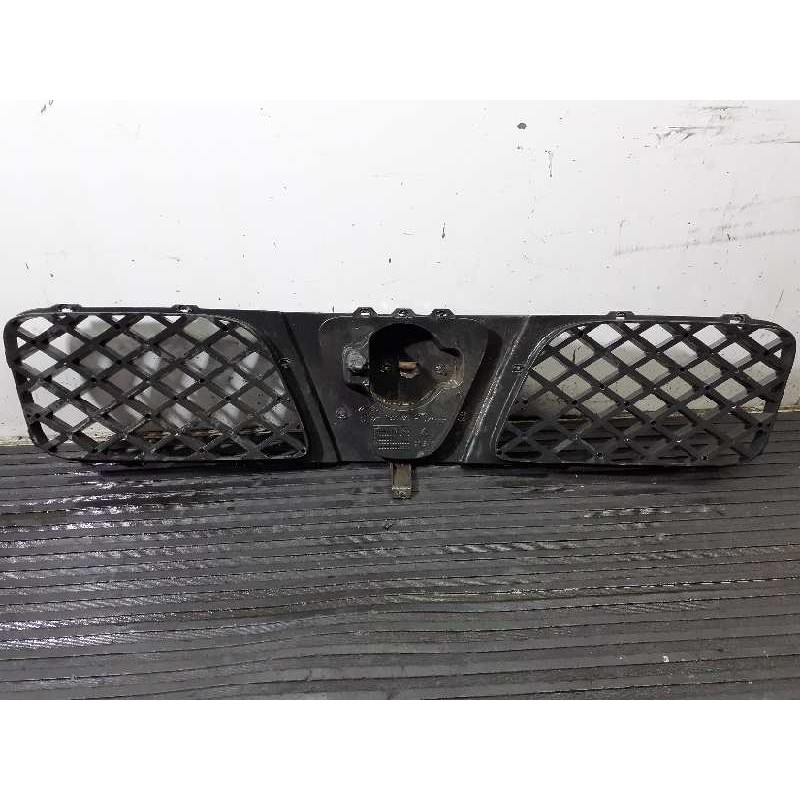 Recambio de rejilla delantera para nissan terrano/terrano.ii (r20) referencia OEM IAM 1966I01  P2-A2-27