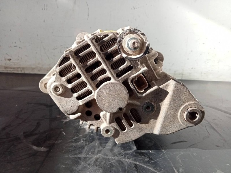 Recambio de alternador para dacia sandero laureate referencia OEM IAM 231002582R  P3-B6-12-1