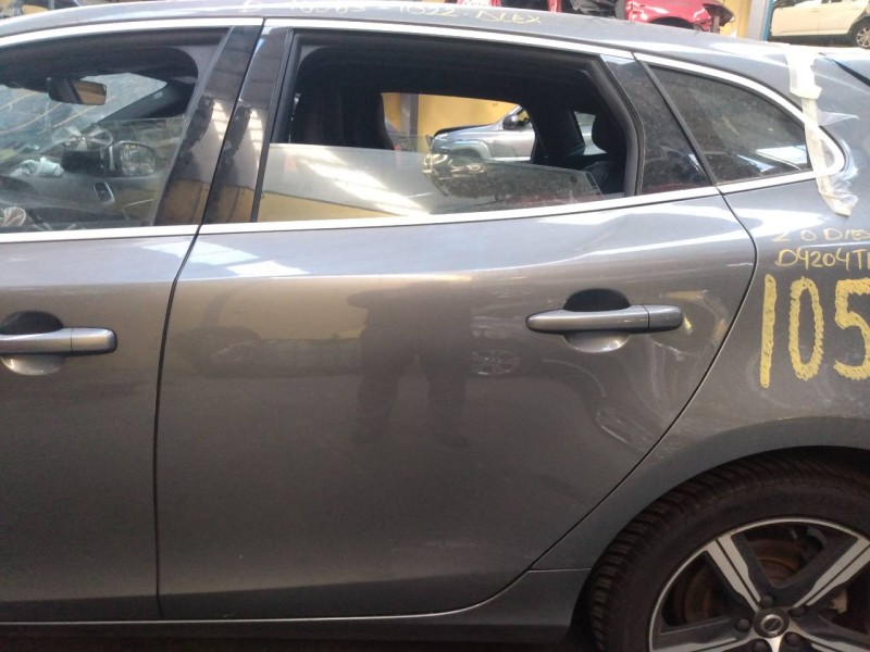 Recambio de puerta trasera izquierda para volvo v40 momentum referencia OEM IAM   