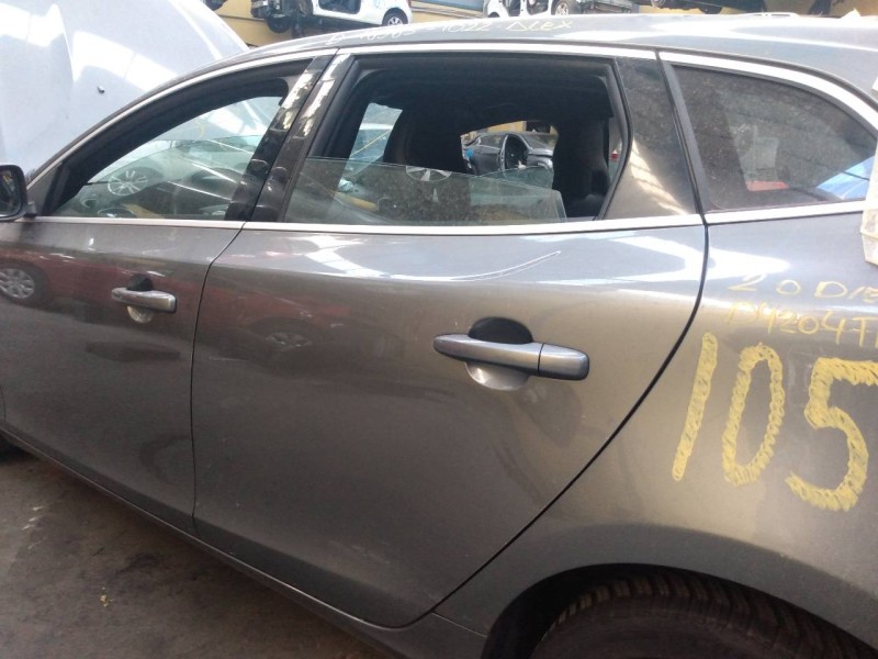 Recambio de puerta trasera izquierda para volvo v40 momentum referencia OEM IAM   