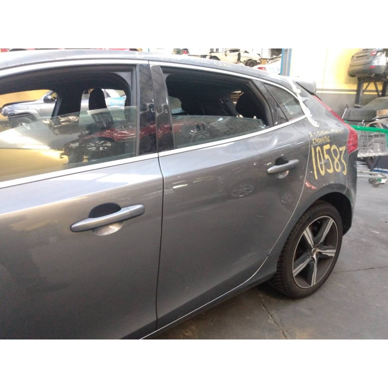 Recambio de puerta trasera izquierda para volvo v40 momentum referencia OEM IAM   