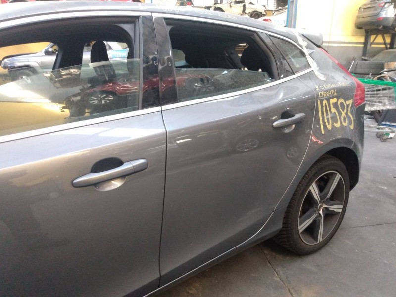 Recambio de puerta trasera izquierda para volvo v40 momentum referencia OEM IAM   