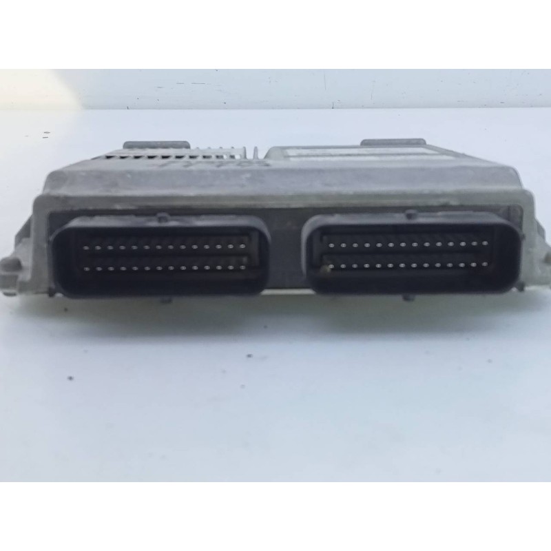 Recambio de centralita motor uce para dacia sandero laureate referencia OEM IAM 616805000  E2-A1-44-1