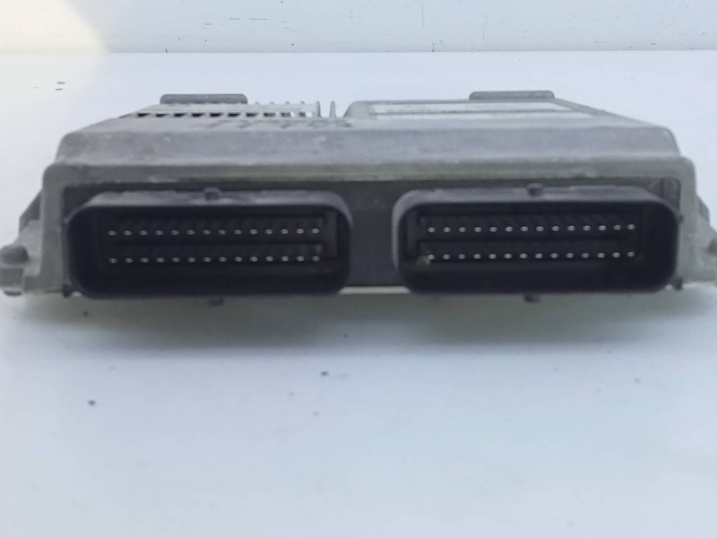 Recambio de centralita motor uce para dacia sandero laureate referencia OEM IAM 616805000  E2-A1-44-1